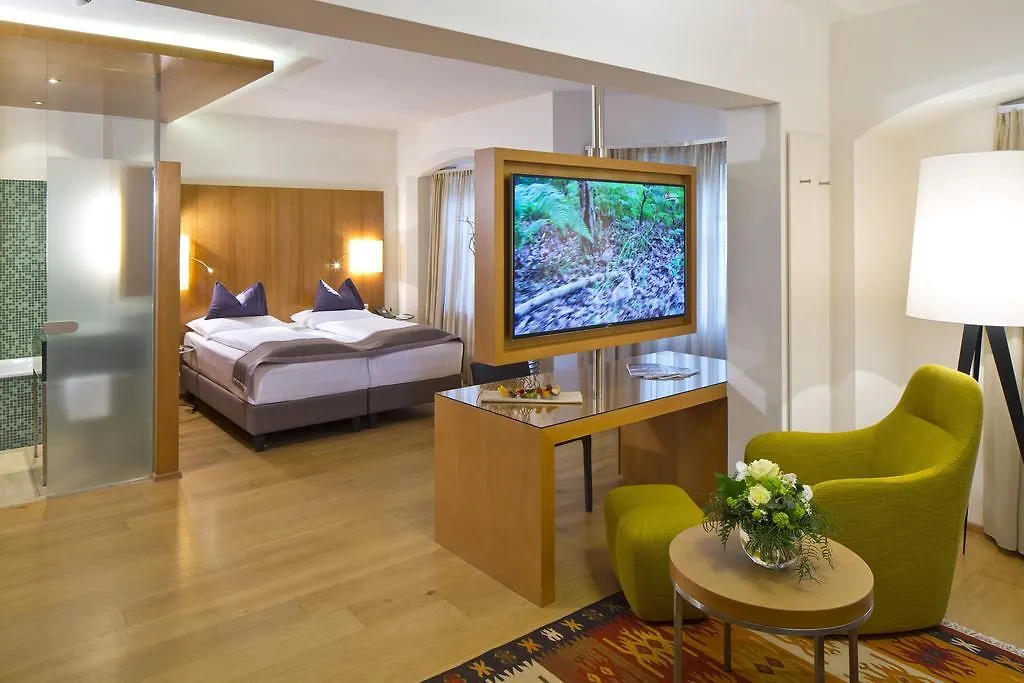 Hotel Maximilian - Stadthaus Penz Innsbruck 4*,