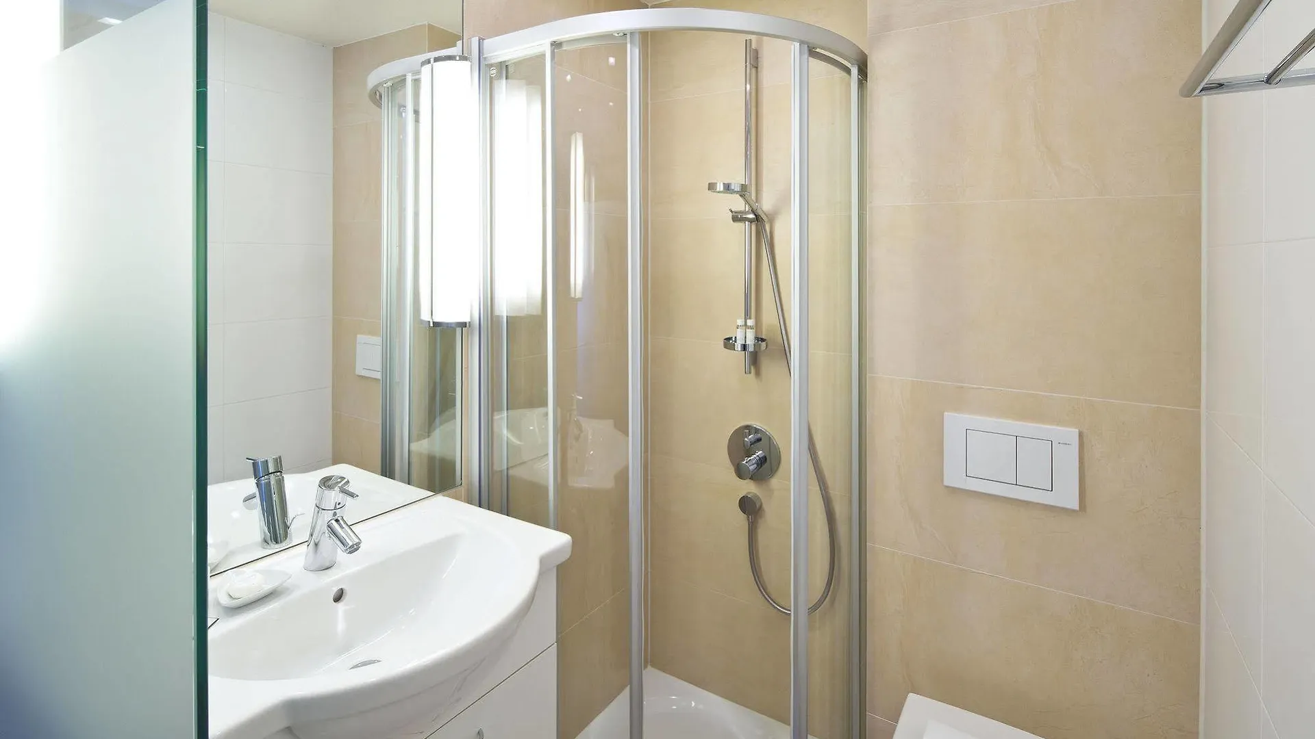 Hotel Maximilian - Stadthaus Penz Innsbruck 4*,  Rakousko